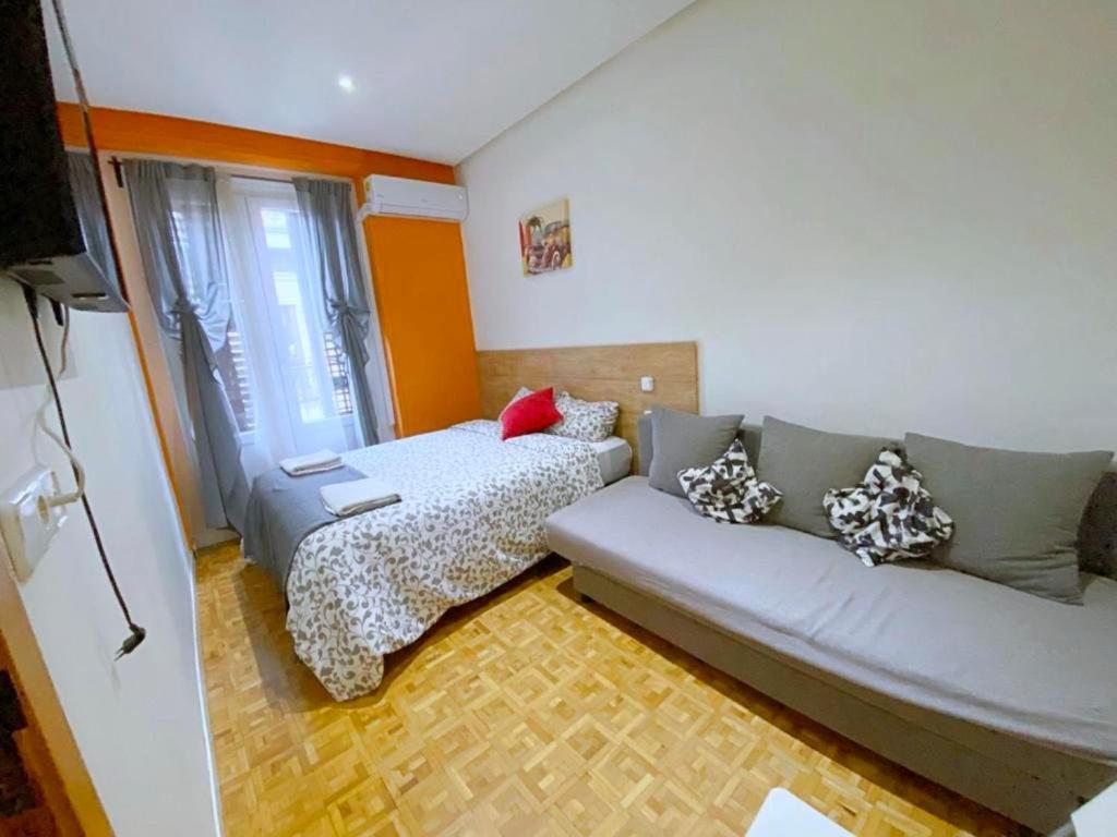 מדריד Apartamentos Travelstep La Latina מראה חיצוני תמונה